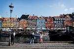 Nyhavn er en sikker vinder i kampen om turisternes opmærksomhed. Det kan også forekomme uoverskueligt at tage den kollektive trafik til Vikingeskibsmuseet i Roskilde eller til Arken. Det skal en ny turistside hjælpe på. Foto: Jens Dresling/POLFOTO