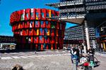 
Kuggen i Göteborg er hverken en kasse eller farveløst. Alligevel er huset, tegnet af arkitekt Gert Wingårdh, ikke klassisk nok ifølge arkitekturopproret. Han er den arkitekt, som de er gået hårdest til og blandt andet givet ham øgenavnet Svingårdh. Foto: Tea Lin