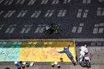 Lørdag 11. maj lukker den ellers trafikerede Rantzausgade på Nørrebro for at holde en stor gadefest med blandt andet loppemarked, ringridning og sæbekasseløb. Billedet er fra en anden anledning. Arkivfoto Niels Hougaard