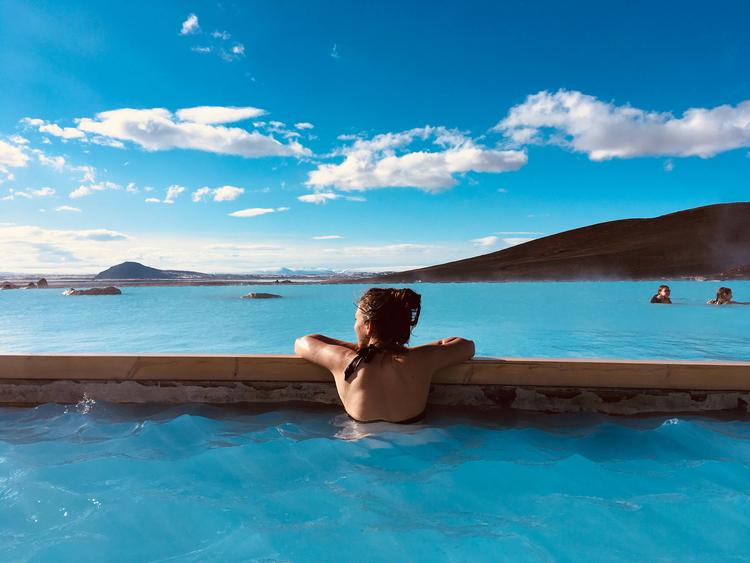 Mývatn Nature Baths er et mindre kendt alternativ til det efterhånden overturistede Blue Lagoon. Her er næsten ingen mennesker. Foto: Camilla Egeborg Møller