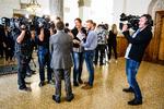 Simon Emil Ammitzbøll taler til pressen foran Folketingssalen efter Lars Løkke Rasmussen har udskrevet valg. Foto: Ida Marie Odgaard/Ritzau Scanpix
