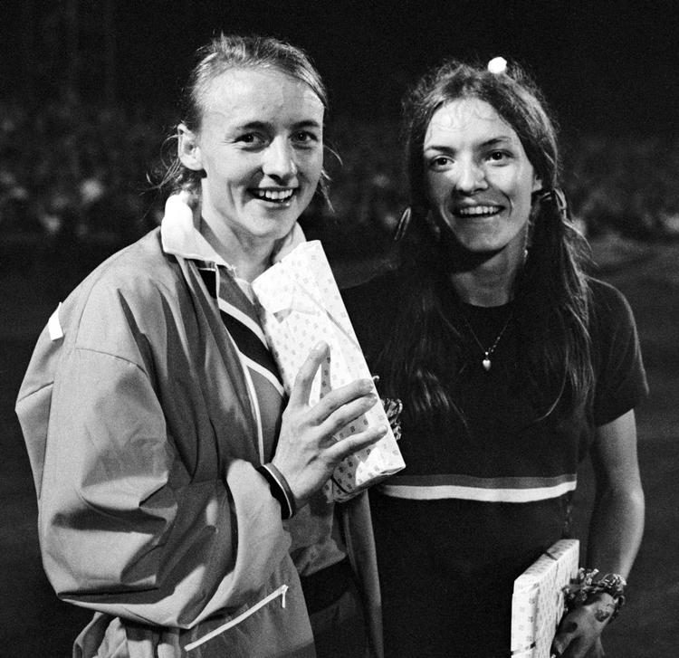 Annelise Dam Olesen (tv) og Birgitte Jennes. Sidstnævnte er 10 år yngre end førstnævnte - og sammen var de med til at sætte en dansk rekord for 50 år siden, som stadig holder. Foto: Erik Gleie/POLFOTO
