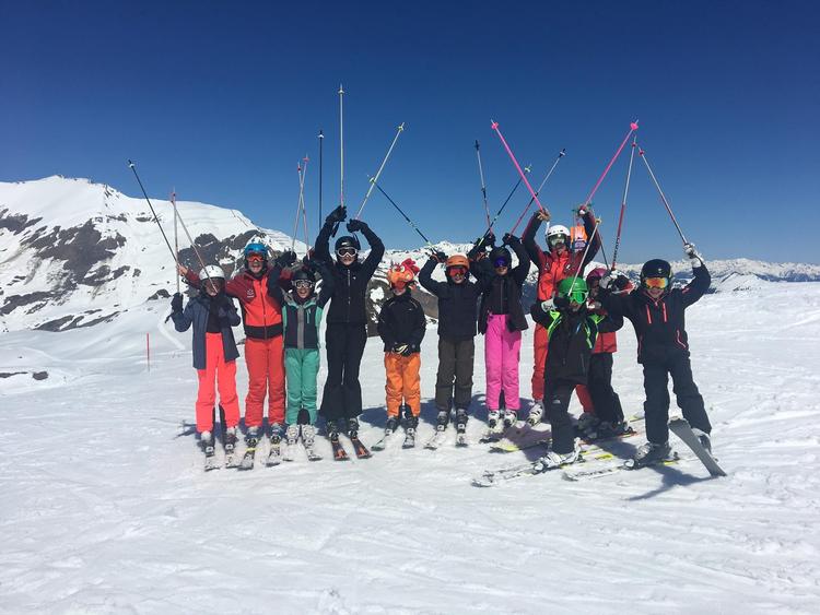 På en SkiCamp i Østrig vokser de små børn sig store på pisterne i det bjergtagende landskab.   Foto: Bo Moshage