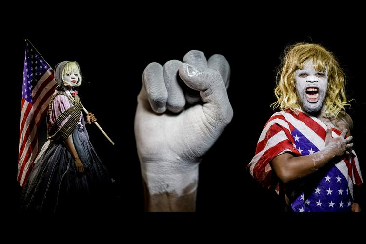 Syv sydafrikanske skuespillere tager den hvide europæers historie i hænderne, og for en gangs skyld fortæller de vores historier, når de whitefacer sig. De kender om nogen til fattigdom, uretfærdighed og lysten til at kæmpe for et bedre liv. 