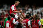 Mens Dennis Bergkamp sjældent bliver regnet for at være en af historiens største spillere, så er han i den grad en legende i engelske Arsenal. Hollænderen fik en varm og følelsesladet afsked med klubben i 2006. Foto: Tom Hevezi/AP
   Foto: Tom Hevezi/Ritzau Scanpix