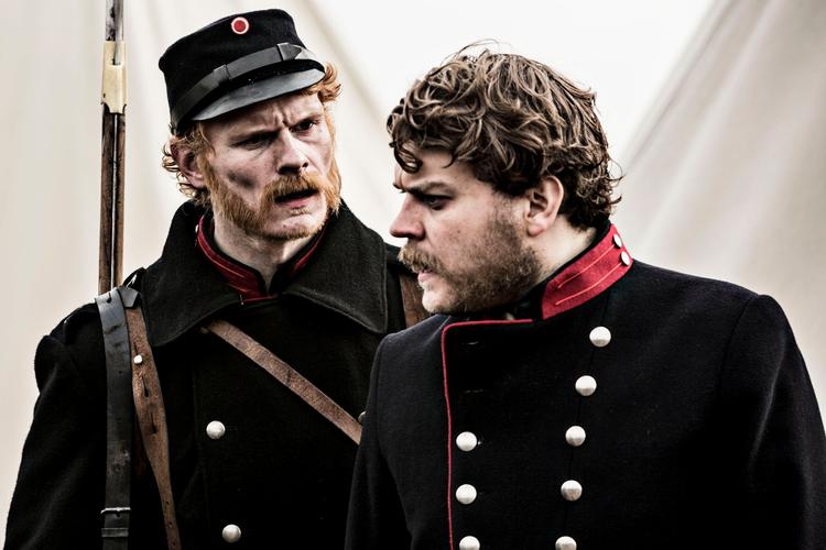 Danmark overvurderes egne evner og størrelse, da man i 1864 gik i krig mod Preussen og Østrig, skriver The New York Times i en artikel og sandsynliggør, at briterne kunne lære en del af den historie i forhold, når det gælder Brexit.  Her er det en scene fra DR-serien '1864'.
   Foto: Per Arnesen /dr/Per Arnesen / Miso Film / DR