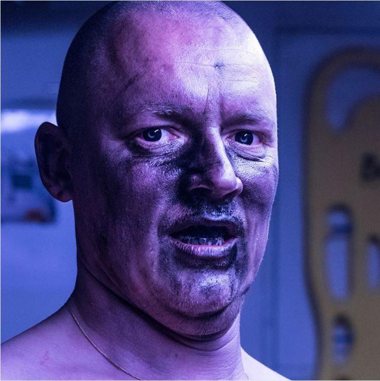 Rolf Nowotnys levende skulptur 'Becoming Human' var en del af Odenses årlige skulpturtriennale, der skulle undersøge relationen mellem menneske og dyr. Foto: Pr-foto: David Stjernholm/Skulptur Odense 17