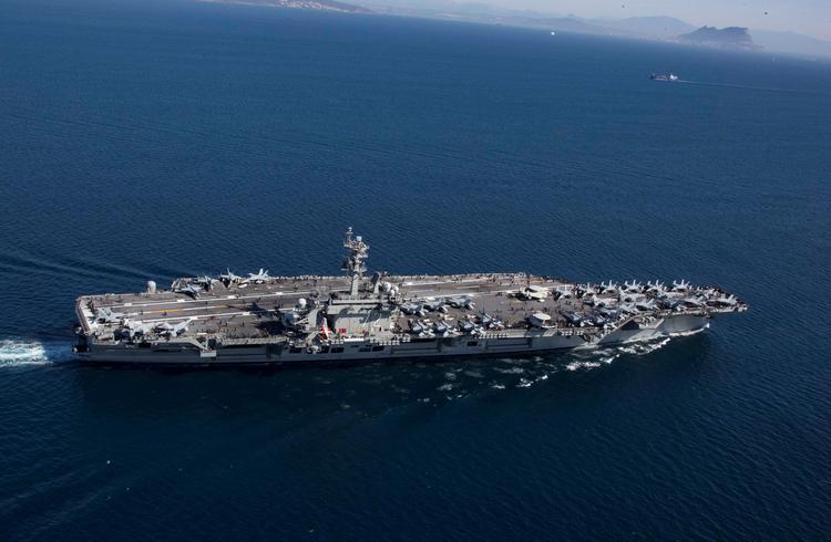 USS Abraham Lincoln på vej ind i Middelhavet.  U.S. Navy/Mass Communication Specialist 2nd Class Clint Davis/Handout via REUTERS
   Foto: Us Navy/Ritzau Scanpix
