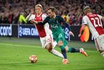 To af semifinalens tre danskere i direkte duel: Christian Eriksen og Kasper Dolberg.
   Foto: Piroschka Van De Wouw/Ritzau Scanpix