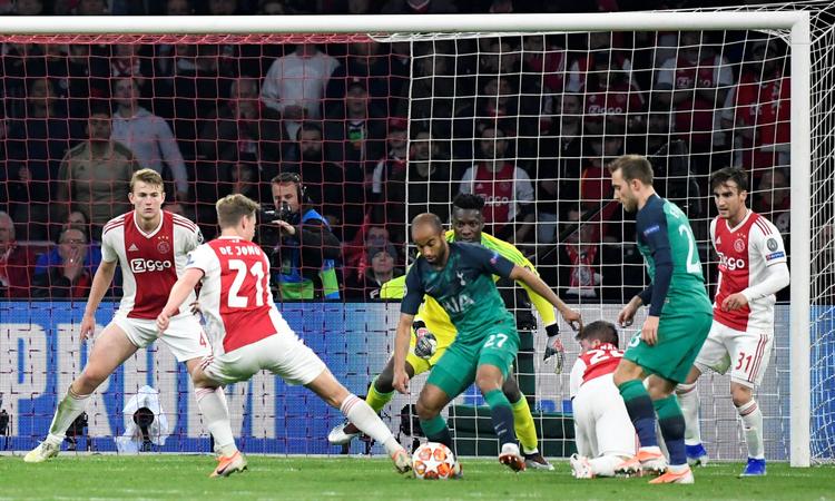 Optakten til udligningen, som Lucas Moura sparkede i kassen.
   Foto: Piroschka Van De Wouw/Ritzau Scanpix