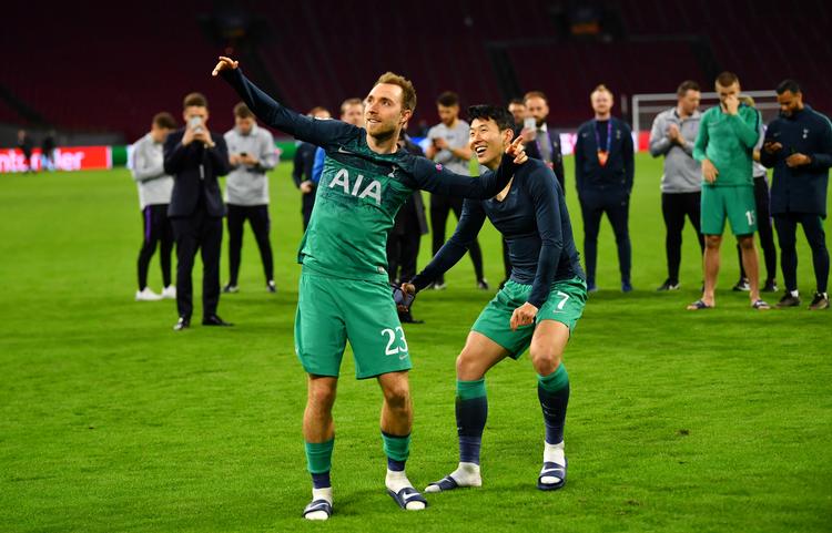 Tottenham har vundet både Europa Cuppen for mesterhold og Uefa Cuppen, men nu er klubben med Christian Eriksen (tv.) på holdet i den første mesterholdsfinale. Foto: Dylan Martinez/Ritzau Scanpix