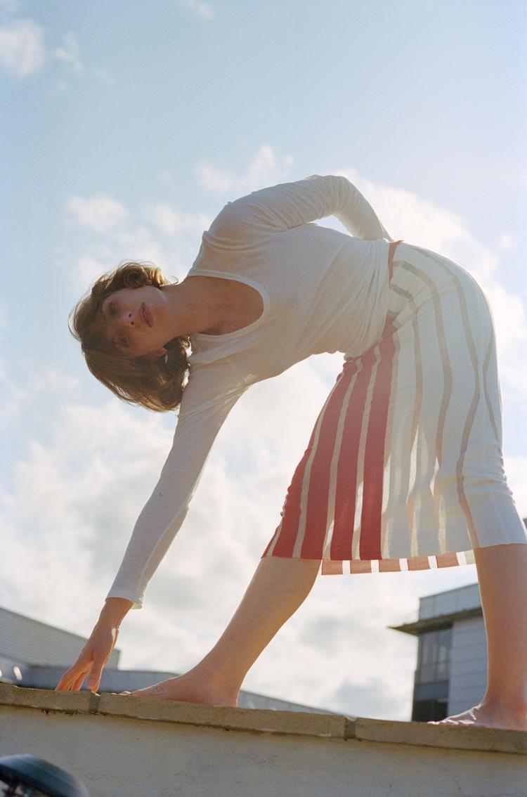 Aldous Harding kommer som Marlon Williams fra den new zealandske provinsby Lyttelton. Pr-foto Clare Shilland