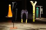 Hannah Toticki Anberts serie af performance-kostumer, 'Sacred Work Fashion Collection', fra 2016-17 har blandt andet været vist på biennalen i Riga. Foto: Vladimir Svetlov