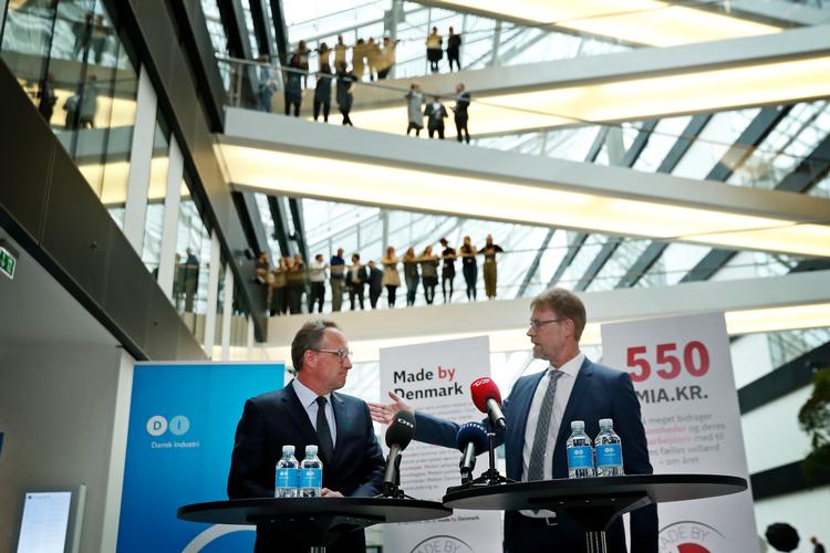Formand for bestyrelsen i Dansk Industri, Lars-Peter Søbye (th), præsenterede den nye administrerende direktør Lars Sandahl Sørensen på et pressemøde i Industriens Hus.
   Foto: Jens Dresling/POLFOTO