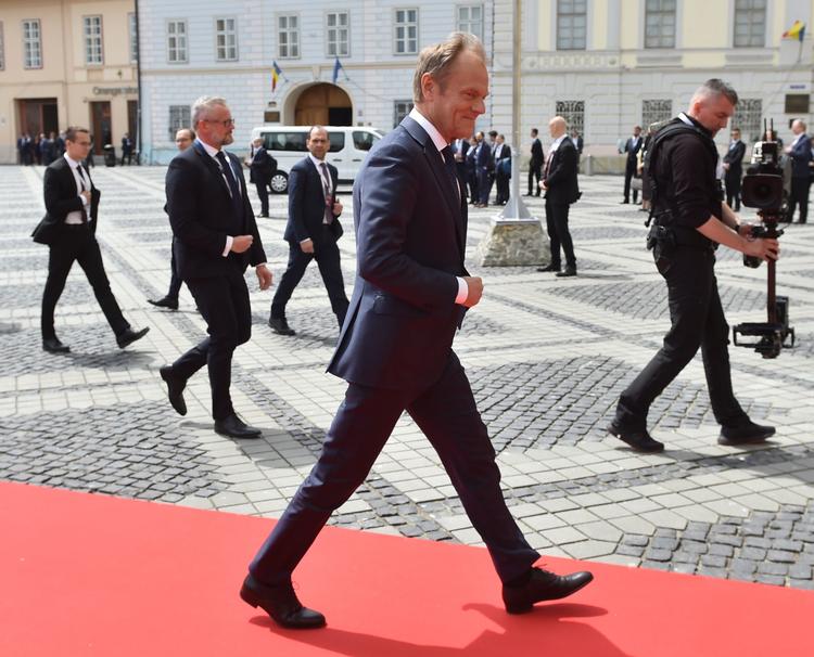 
 Blot to dage efter valget til Europa-Parlamentet mødes EU's stats- og regeringschefer 28. maj til en middag i Bruxelles for at diskutere kandidater til flere snart ledige topposter i EU.
Det bekræfter EU-præsident Donald Tusk på et pressemøde efter et topmøde i den rumænske by Sibiu(Photo by Daniel MIHAILESCU / AFP)
   Foto: Daniel Mihailescu/Ritzau Scanpix