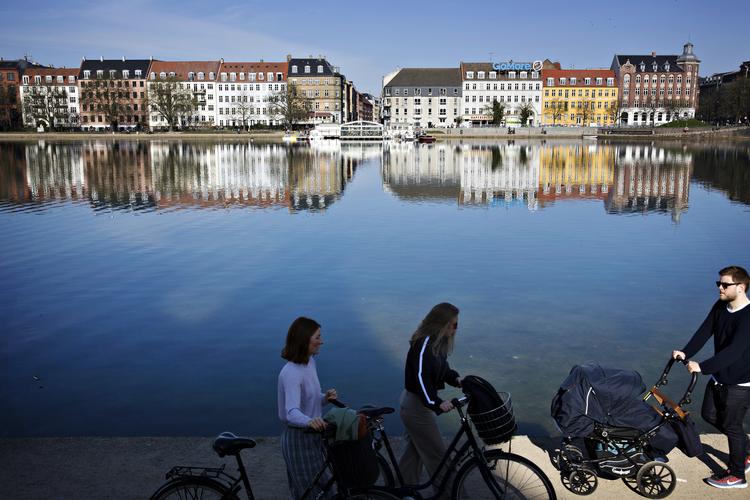 En »rigtig solskinsweekend«. Det er, hvad danskerne kan se frem til.
   Foto: Martin Lehmann/POLFOTO