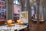 Både kunst og møbler fra Finn Juhls er blevet fragtet til Stockholm, hvor de indgår i en pragtudstilling om den danske designer på Nationalmuseet Foto: Anna Danielsson/Nationalmuseum