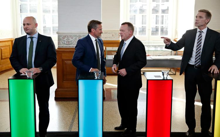 Ved folketingsvalget i 2015 ramte Søren Pape Poulsen (K), Anders Samuelsen (LA), Lars Løkke Rasmussen (V) og  Kristian Thulesen Dahl (DF) som et boyband forskellige vælgere. Nu forsøger igen at skille sig ud efter 4 års samarbejde. Foto: Jens Dresling/POLFOTO
