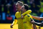Thomas Delaney, der her ses sammen med Jacob Bruun Larsen, scorede lørdag mod Fortuna Düseldorf i Dortmunds 3-2-sejr. 
   Foto: Ina Fassbender/Ritzau Scanpix