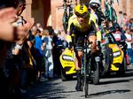 Sloveneren Primoz Roglic kæmper sig til vejrs mod sejren på 1. etapes enkeltstart i Giro d'Italia.
 Foto: Luk Benies/Ritzau Scanpix