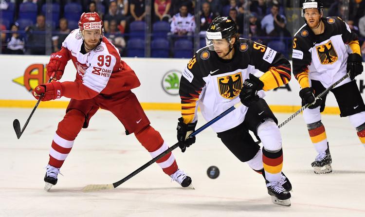 »Vi er nødt til at sadle om. Nu handler det om overlevelse og at vinde over Storbritannien. Ellers er vi for alvor presset«, siger Peter Regin.
   Foto: Joe Klamar/Ritzau Scanpix