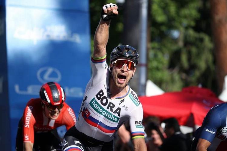 Peter Sagans jubel over sejren på 1. etape i Tour of California er ikke til at tage fejl af. Bag slovakken ses tyskeren Max Wahlscheid, der blev nr. 3. Foto: Getty Images. 