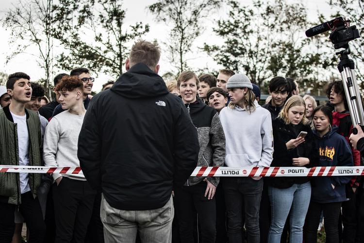 Børn henvender til sig Børns Vilkår, fordi de er bange for at de eller deres kammerater bliver smidt ud af landet, hvis Rasmus Paludan får nok stemmer efter Folketingsvalget. For flere børn er Rasmus Paludan gået fra at være en sjov fidus på internettet til at være en skræmmende voksen.  Foto: Alexander Sjöberg
