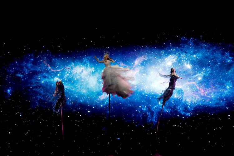 Australske Kate Miller-Heidke ses her under en prøve til semifinalen ved Eurovision Song Contest i Tel Aviv. Hun spås en vinderchance på 7 procent. Foto: Ronen Zvulun/Ritzau Scanpix
