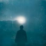 Et stykke natur - og så den mørke silhuet af en rygvendt skikkelse. Her har Astrid Kruse Jensen lånt inspiration fra den tyske maler Caspar David Friedrich. Foto: Astrid Kruse Jensen
