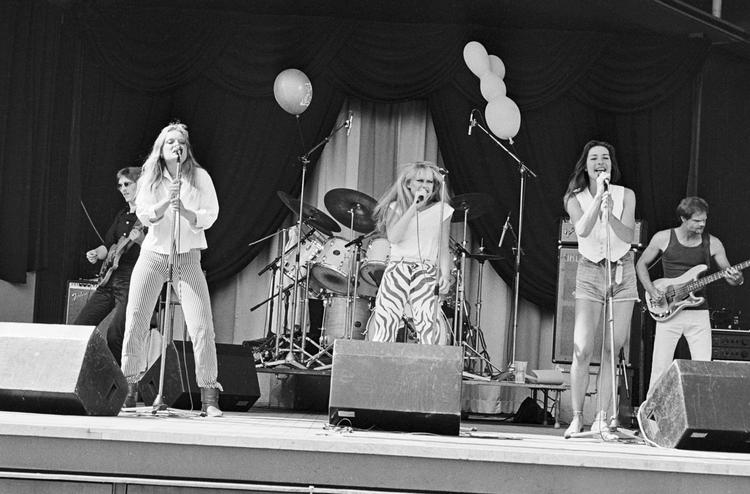 Anne, Sanne og Lis anno dengang - i Anne Linnet Band. Foto: Finn Frandsen