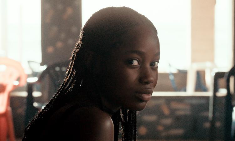 Scene fra Mati Diops første spillefilm. Foto: Fra filmen 'Atlantique'