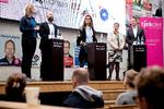 Fra venstre: Rina Ronja Karii (N), Nikolaj Villumsen (EL), Pernille Weiss (K) Pia Adelsteen (DF)  og Martin Lidegaard (R)  Foto: Peter Hove Olesen/POLFOTO