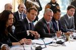 En række verdensledere mødes onsdag i Paris for at diskutere deling af voldeligt og ekstremistisk indhold på sociale medier.
 Foto: Charles Platiau/Ritzau Scanpix