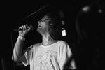 Mac DeMarco lyder som en rar plet i solen, men denne gang er den sløve padde lige ufokuseret nok.  Foto: Weekly Dig/Wikimedia Commons