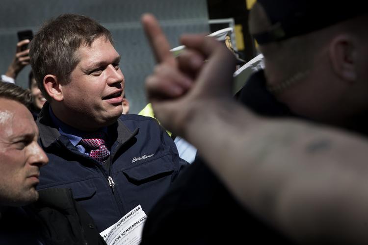 
    Rasmus Paludan på Blågårds Plads og Nørrebrogade.
   Foto: Jacob Ehrbahn/POLFOTO