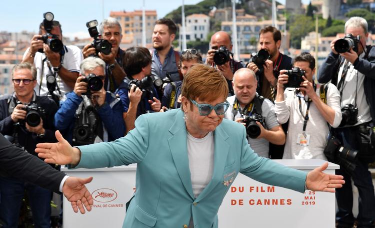 Elton John er selv i Cannes for at overvære verdenspremieren, og han må i det store og hele kunne føle sig godt tilfreds med resultatet.  Foto: Alberto Pizzoli/Ritzau Scanpix