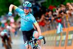 Pello Bilbao kan med sikker afstand til rivalerne give jublen over sejren på 6. etape frit løb. Foto: Luk Benies/Ritzau Scanpix