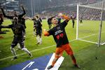 
 Kun en uge efter at have mistet sin lillebror vandt Jesper Hansen pokalfinalen med FC Midtjyllland og var rørt over det hele.
   Foto: Jens Dresling/POLFOTO