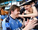 Randers FC's Saba Lobjanidze lavede et flot mål og fejrede scoringen  med fansene i opgøret, hvor kronjyderne slog AGF 2-1
   Foto: Ernst van Norde/Ritzau Scanpix