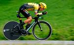 I aerodynamisk stil leverer sloveneren Primoz Roglic en storslået og sejrrig opvisning på enkeltstarten til San Marino.
 Foto: Luk Benies/Ritzau Scanpix