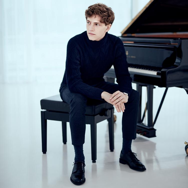 Jan Lisiecki er trods sine 24 år for længst kommet i gang med en af de store internationale karrierer på verdens klassiske scener. Foto: Christoph Köstlin