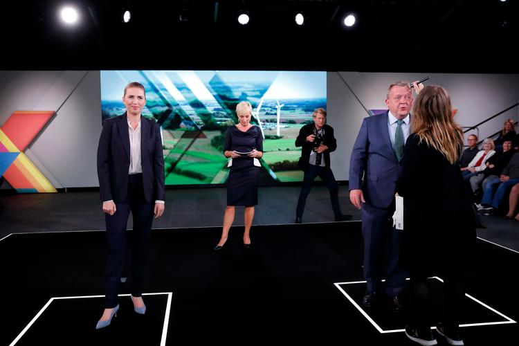 
FV19. Statsminister Lars Løkke Rasmussen og Socialdemokraternes Mette Frederiksen i duel på TV2. Her  satte de begge foden på koblingsprocenten.
   Foto: Jens Dresling/POLFOTO