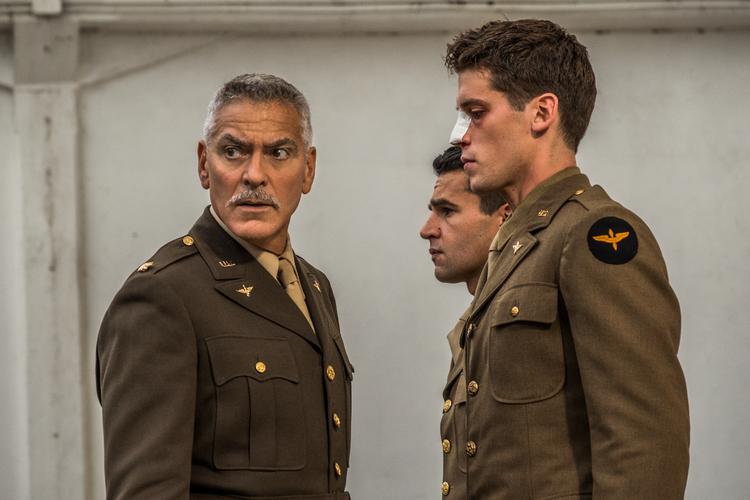 Ud over at spille løjtnant Scheisskopf (Lortehoved på dansk) er George Clooney executive producer på miniserien 'Catch-22'. Foto: C More