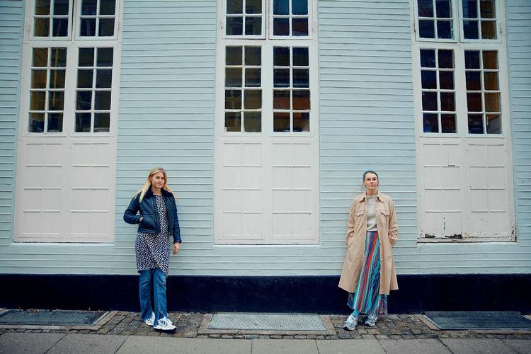 Podcast-værterne  Julie og Pernille har begge oplevet sorgen helt tæt på. Foto: Daniel Buchwald