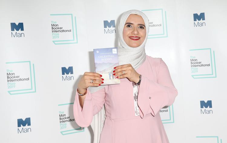 Forfatter Jokha al-Harthi får Man Booker International Prize for 'Celestial Bodies' i London 21. maj 2019. (Photo by Isabel INFANTES / AFP) Foto: Isabel Infantes/Ritzau Scanpix