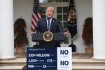 
   Præsident Donald Trump afviser en beskyldning fra den demokratiske formand for Repræsentanternes Hus, Nancy Pelosi, for at dække over sine misgerninger i forhold til Rusland-undersøgelsen. (Photo by Jim WATSON / AFP)
   Foto: Jim Watson/Ritzau Scanpix