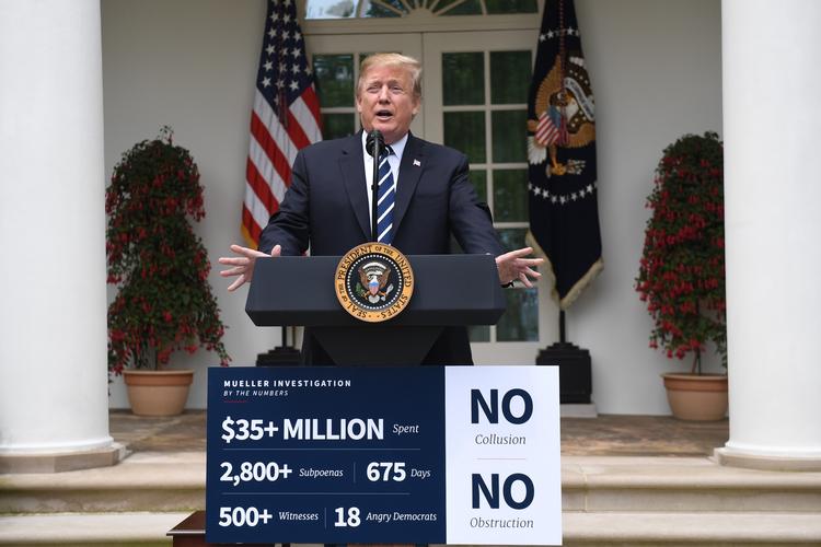 
   Præsident Donald Trump afviser en beskyldning fra den demokratiske formand for Repræsentanternes Hus, Nancy Pelosi, for at dække over sine misgerninger i forhold til Rusland-undersøgelsen. (Photo by Jim WATSON / AFP)
   Foto: Jim Watson/Ritzau Scanpix