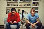 Matthias og Max (Xavier Dolan, t.h.) overvejer om rigtige venner nu også er det eneste, de skal være. Foto: Shayne Laverdiere