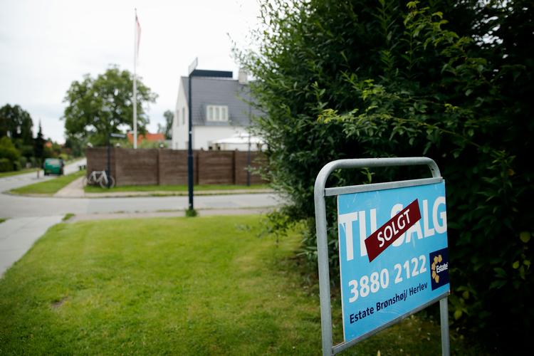 
    Hussælgere i kommunerne omkring København er hurtige til at give nedslag i prisen for at få solgt huset.
   Foto: Jens Dresling/POLFOTO