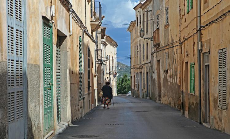 Mallorca, her byen Manacor, er et af de områder, som meget vel kan blive farvet gul, når Udenrigsministeriet fredag opdaterer sine rejsevejledninger. Dermed er vejen banet for, at danskerne ikke frarådes at rejse dertil (arkivfoto). Foto: Bengt Nyman, Wikipedia Commons